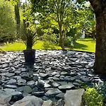 Pensjonat Le Cherche Midi, Entre Nimes, Le Pont Du Gard, Uzes, Arles 4*