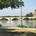 Pensjonat Le Cherche Midi, Entre Nimes, Le Pont Du Gard, Uzes, Arles 4*