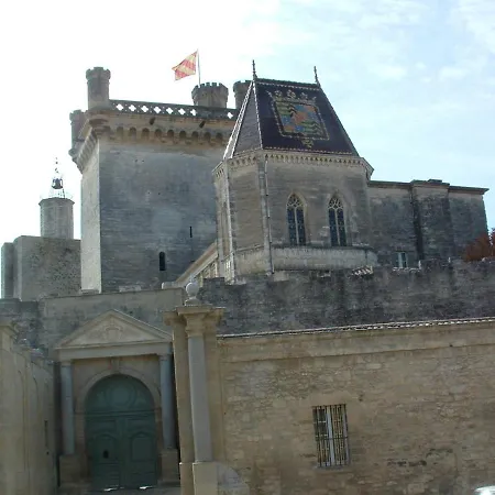 Penzion Le Cherche Midi, Entre Nimes, Le Pont Du Gard, Uzes, Arles *