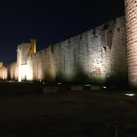 Le Cherche Midi, Entre Nimes, Le Pont Du Gard, Uzes, Arles 4* マルグリット