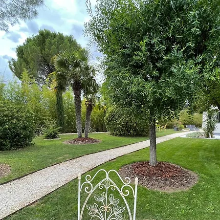 Le Cherche Midi, Entre Nimes, Le Pont Du Gard, Uzes, Arles Vendégház 4*