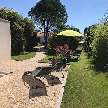 Vendégház Le Cherche Midi, Entre Nimes, Le Pont Du Gard, Uzes, Arles 4*