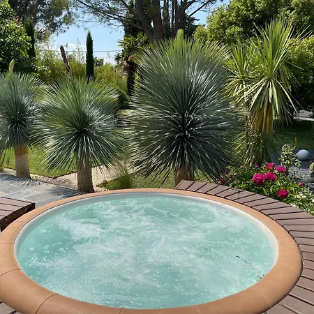 Le Cherche Midi, Entre Nimes, Le Pont Du Gard, Uzes, Arles 4* Marguerittes