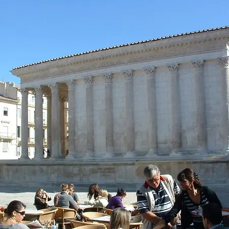 Le Cherche Midi, Entre Nimes, Le Pont Du Gard, Uzes, Arles מארגריט