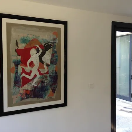 בית הארחה Le Cherche Midi, Entre Nimes, Le Pont Du Gard, Uzes, Arles 4*