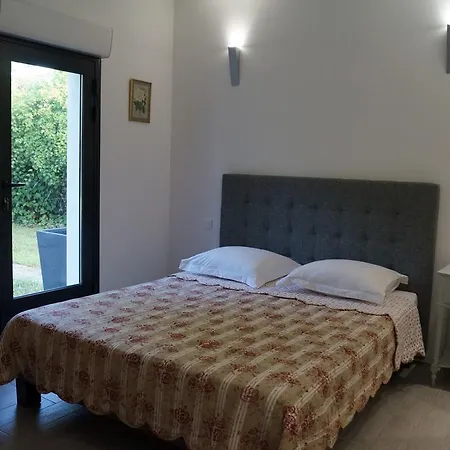 Le Cherche Midi, Entre Nimes, Le Pont Du Gard, Uzes, Arles Vendégház 4*