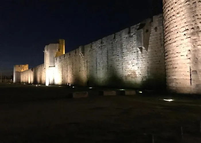 Le Cherche Midi, Entre Nimes, Le Pont Du Gard, Uzes, Arles 4* Marguerittes