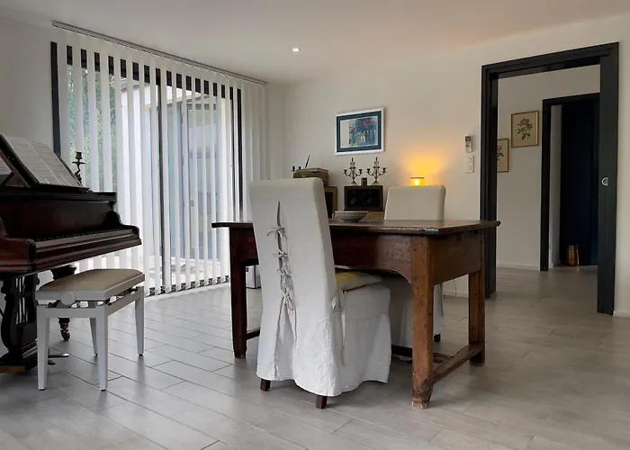 Le Cherche Midi, Entre Nimes, Le Pont Du Gard, Uzes, Arles 4* 말게레츠