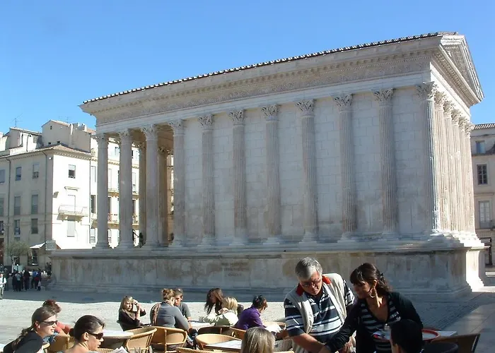 Le Cherche Midi, Entre Nimes, Le Pont Du Gard, Uzes, Arles 말게레츠